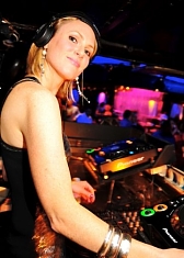 Emma Feline, DJ Emma Feline, female dj, female dj agency,book a female dj, female dj booking